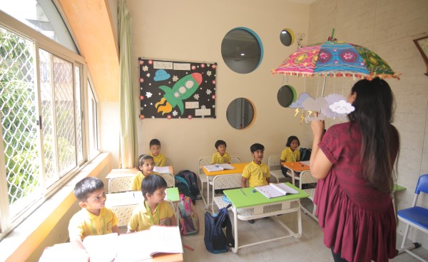 Montessori classroom with 1:12 teacher-student ratio at Crayons Play School Ranchi for personalized attention
